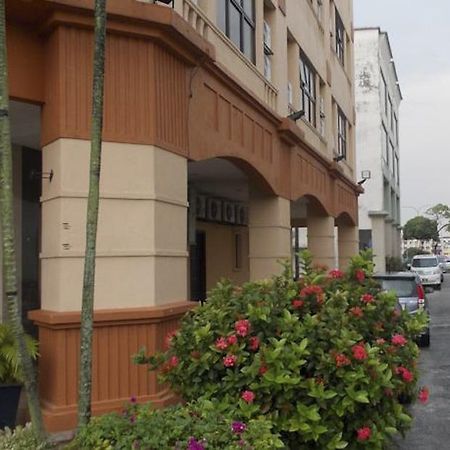 Sri Sutra Hotel Bandar Puchong Utama Exterior photo